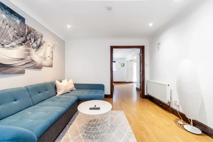 Flat Wood Lane in Greater London