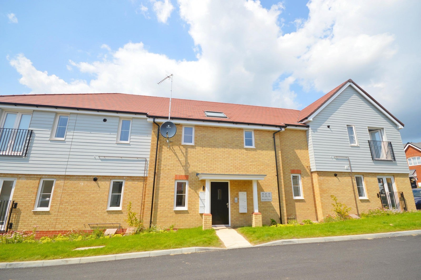 Flat Harwood Close in Horsham