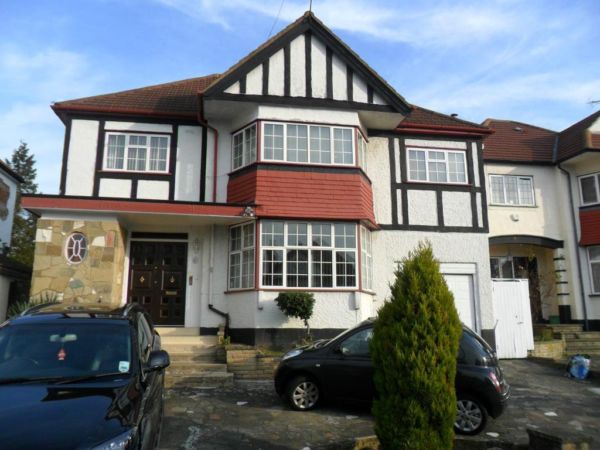 Room Grendon Gardens in Greater London
