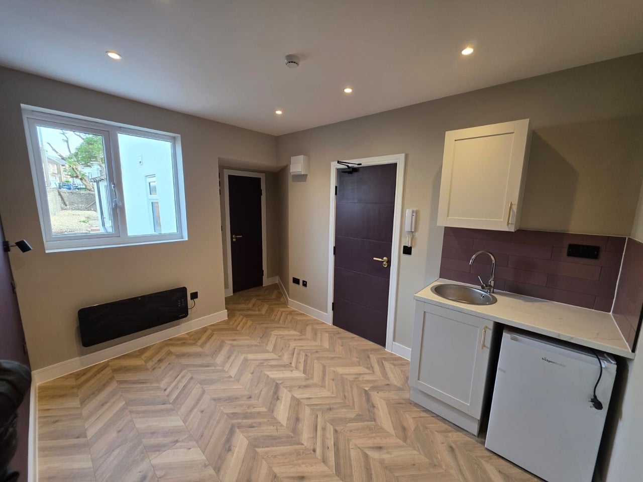 Room Milton Road in Grays