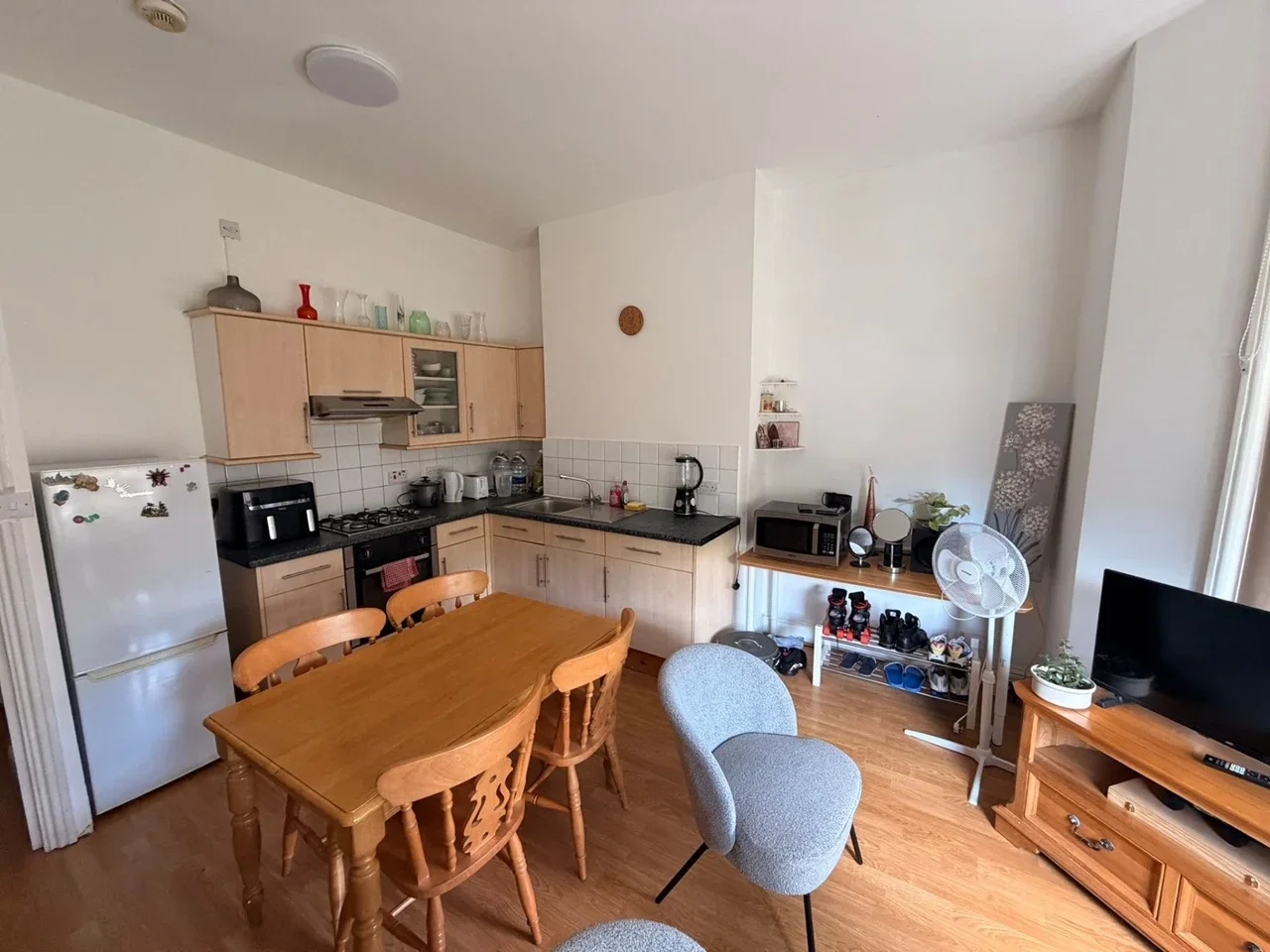 Flat Pepys Road in Greater London