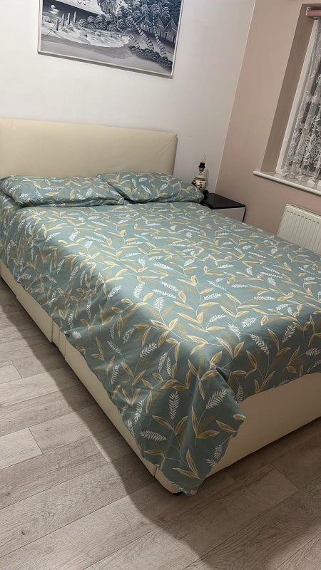 Room Staffordshire Street in Greater London