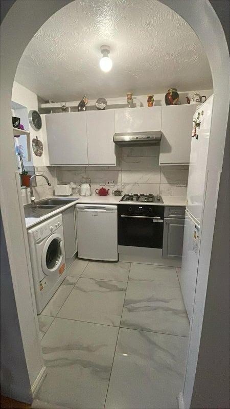 Room Staffordshire Street in Greater London