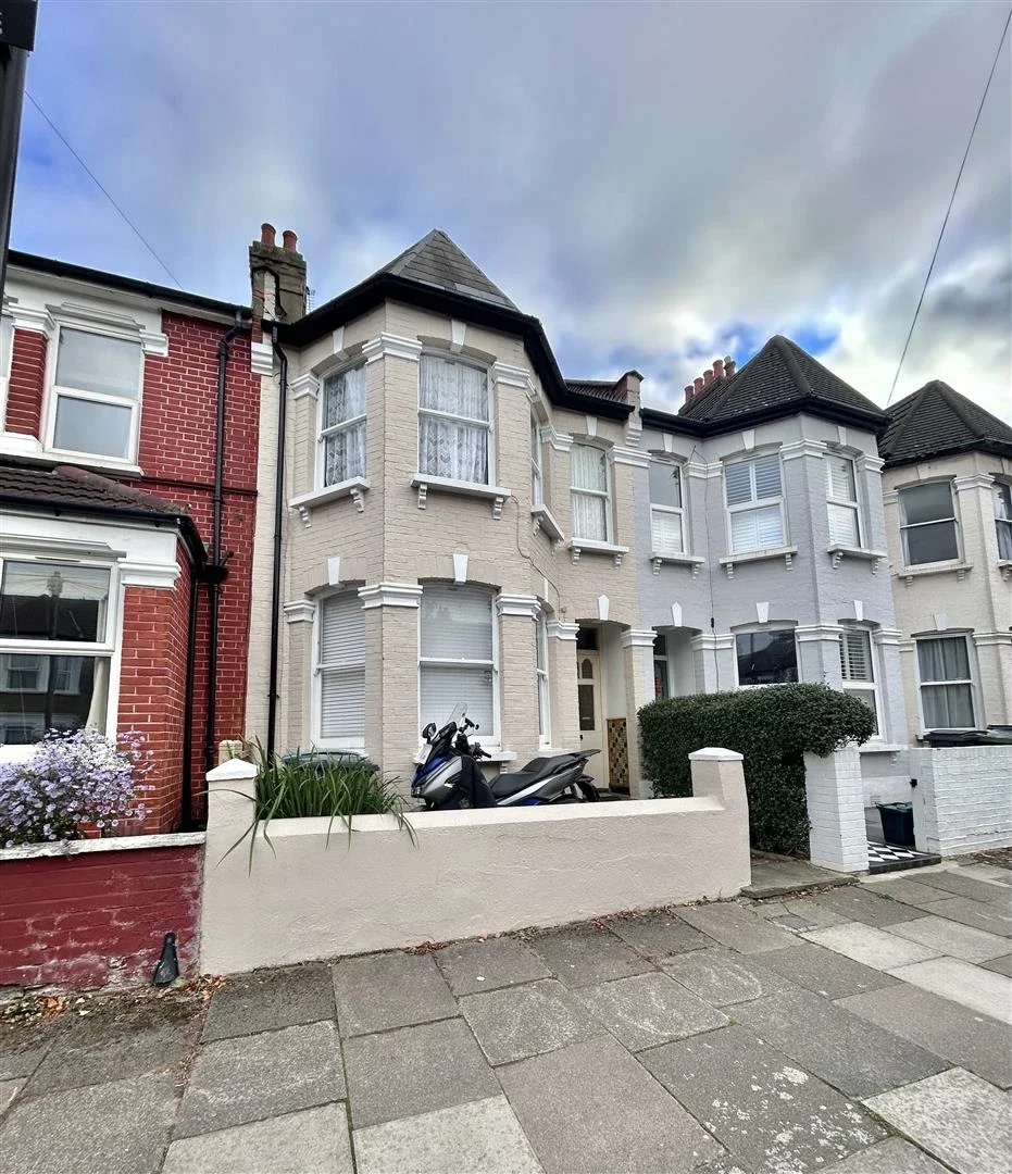 House Willingdon Road in Greater London