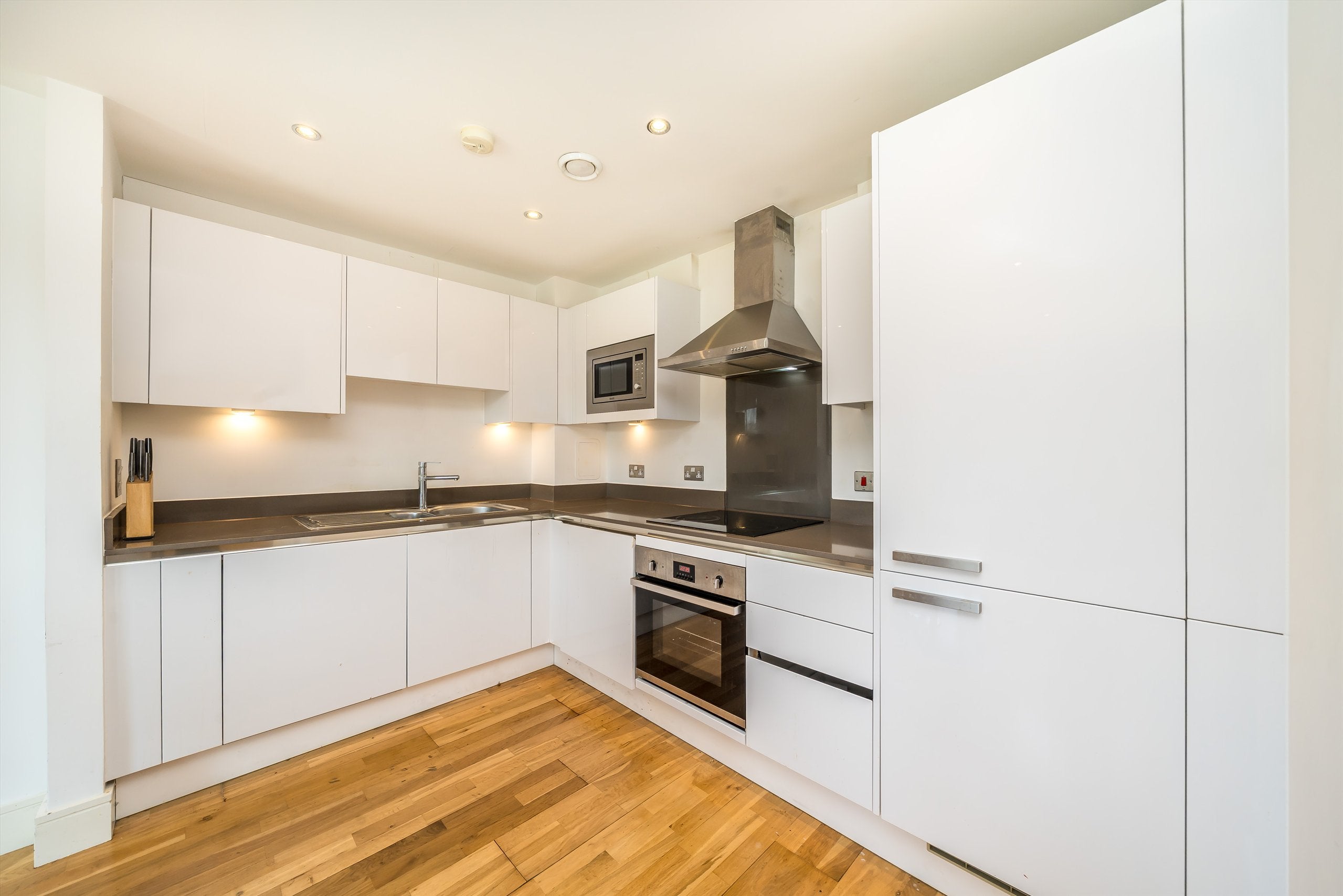 Flat Dowells Street in Greater London