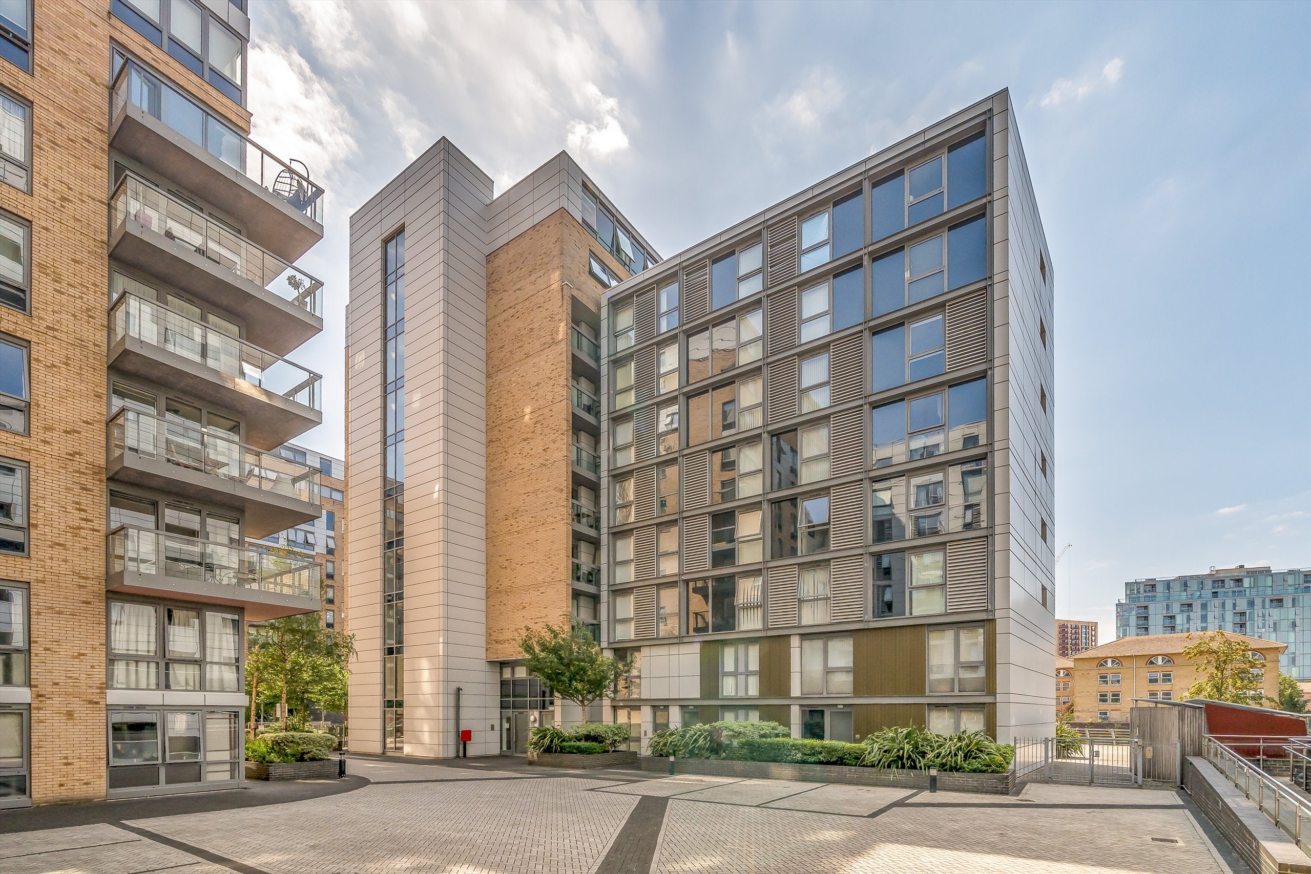 Flat Dowells Street in Greater London