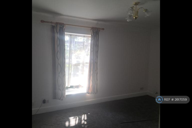 Flat Cameron Road in Greater London