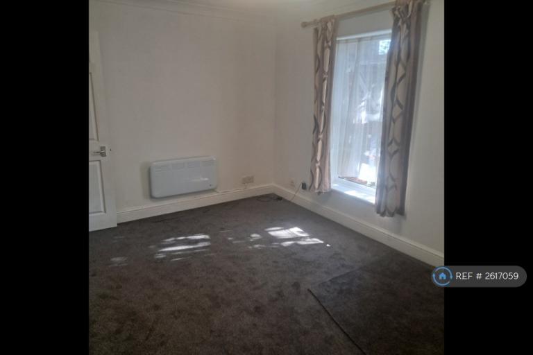 Flat Cameron Road in Greater London