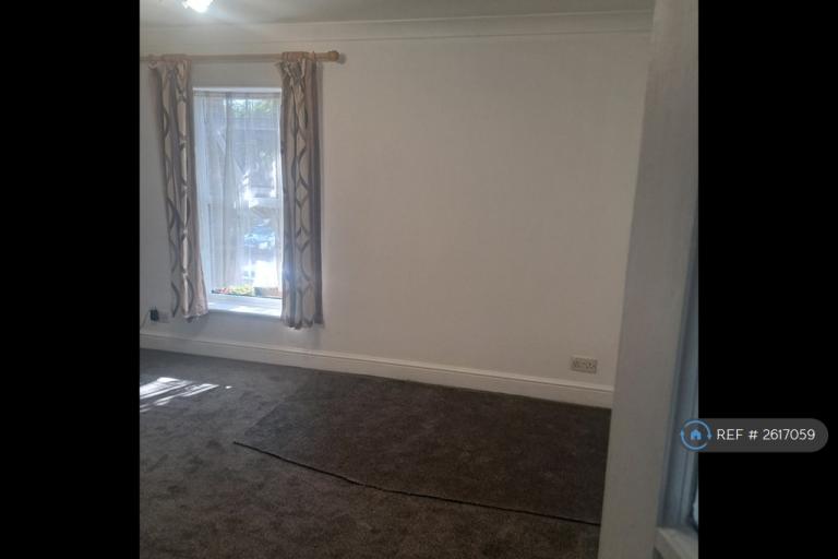Flat Cameron Road in Greater London