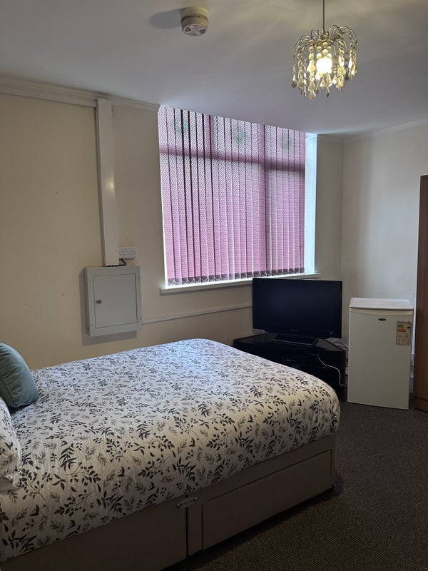Room St John's Place in Mansfield Woodhouse