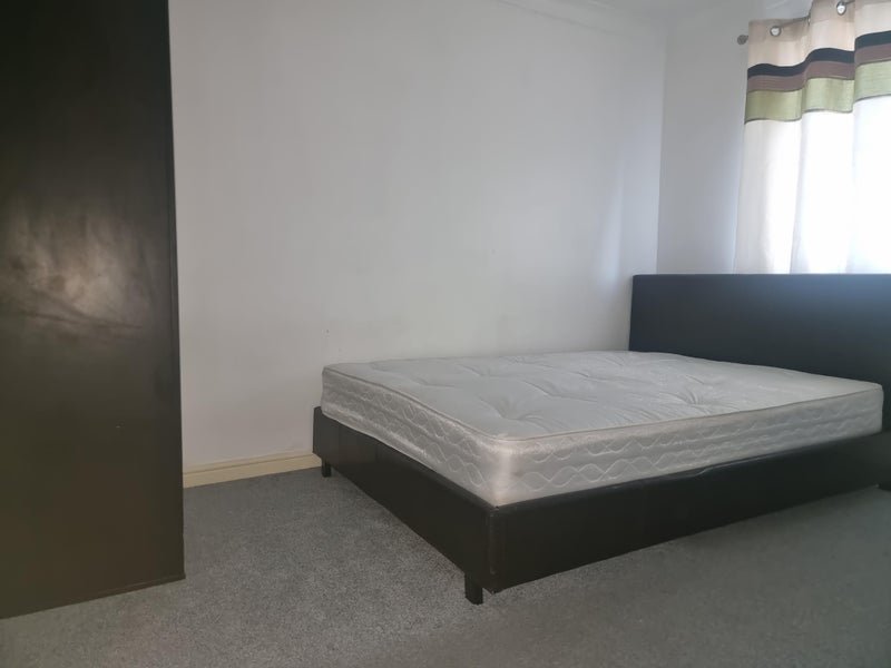 Room Redbourne Drive in Greater London