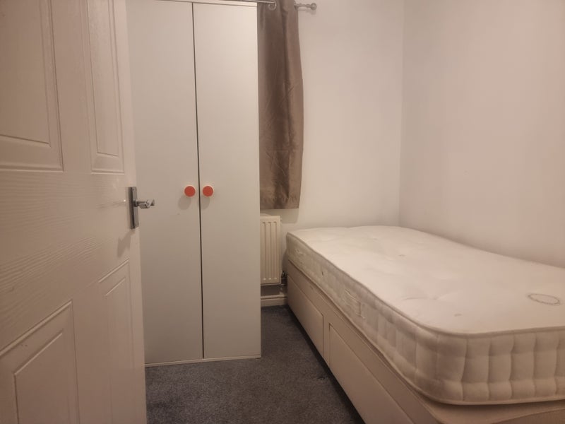 Room Redbourne Drive in Greater London