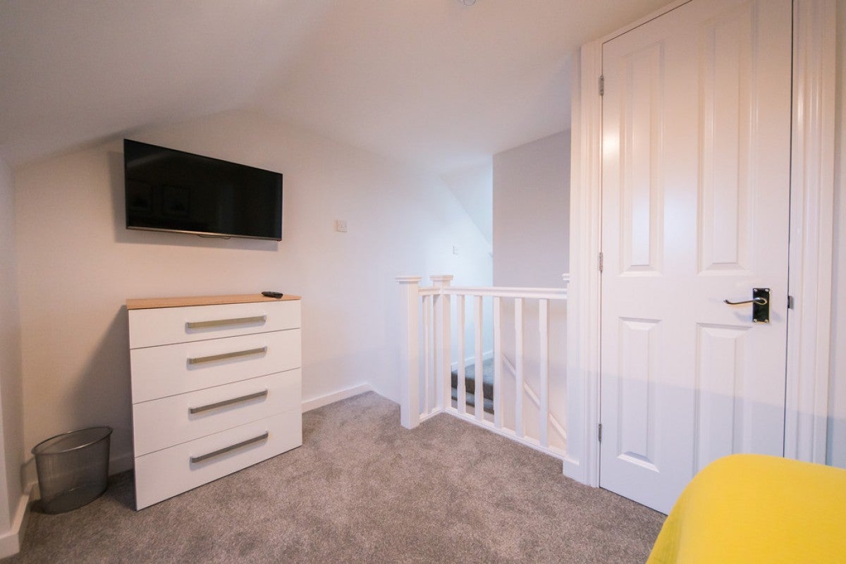 Room South Street in Reading