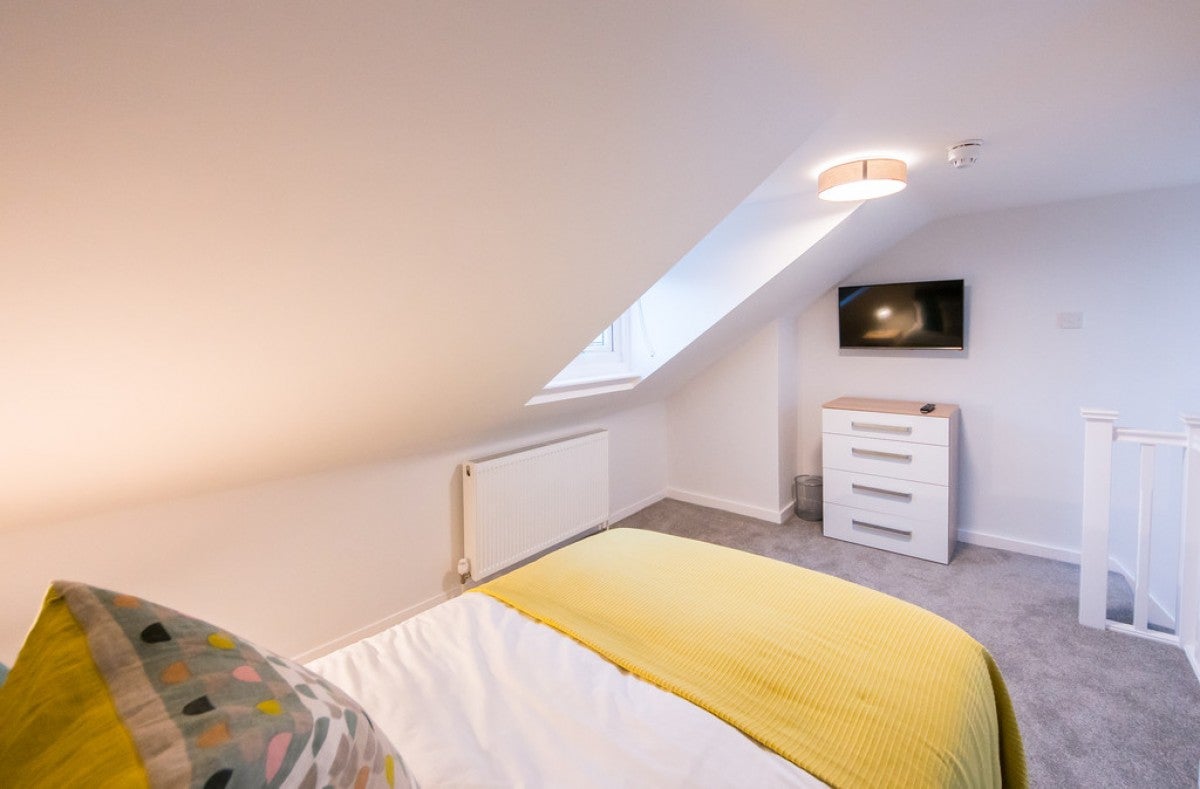 Room South Street in Reading