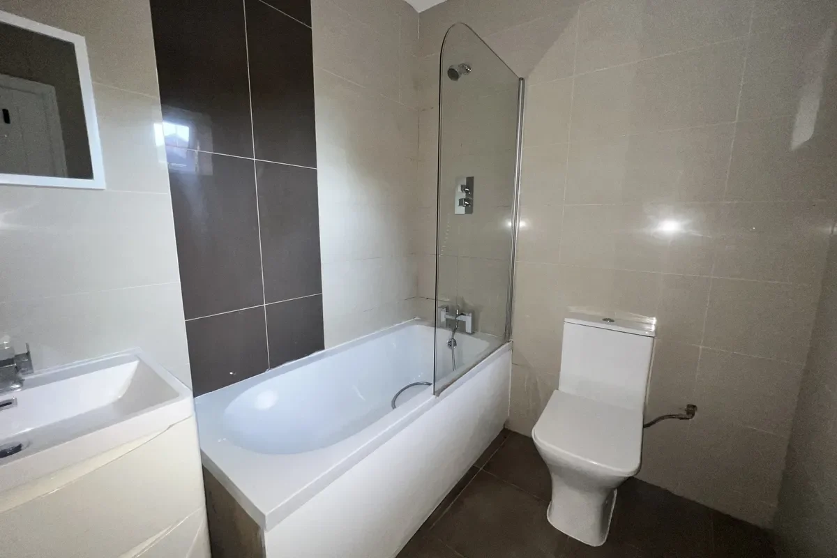 Flat Hawthorne Place in Epsom and Ewell