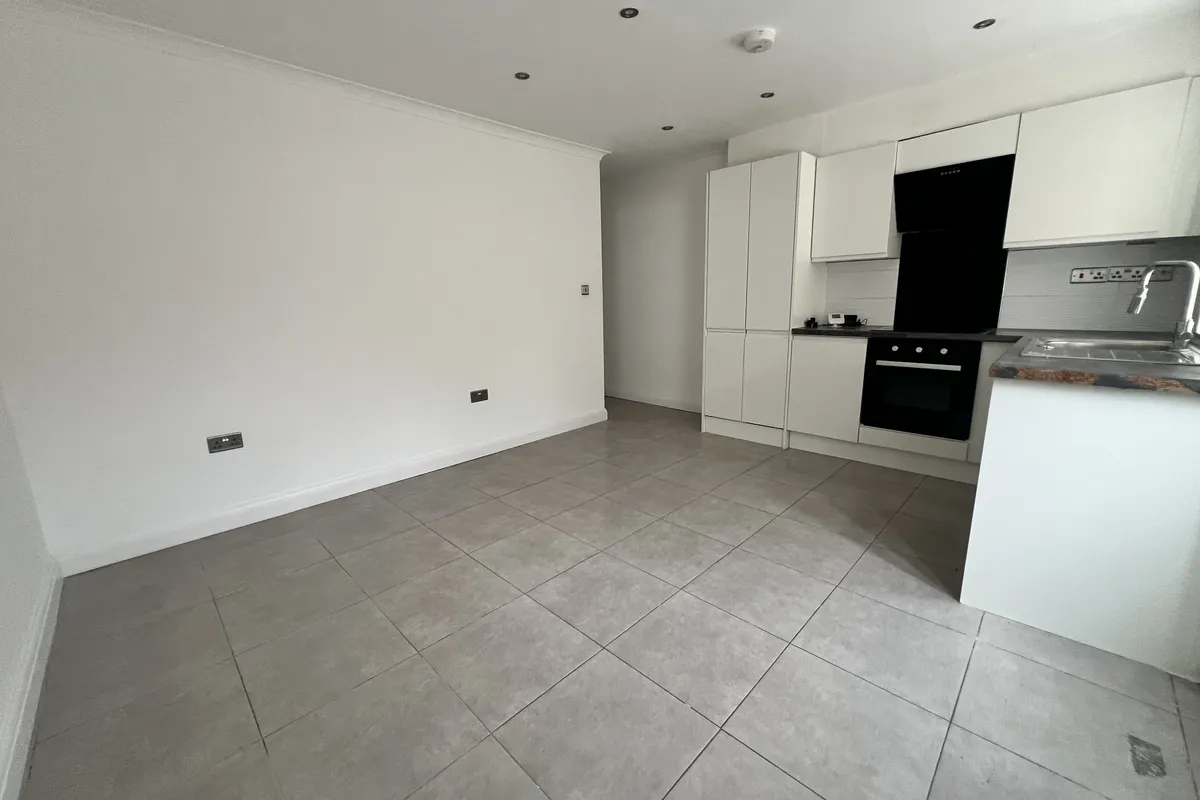 Flat Hawthorne Place in Epsom and Ewell