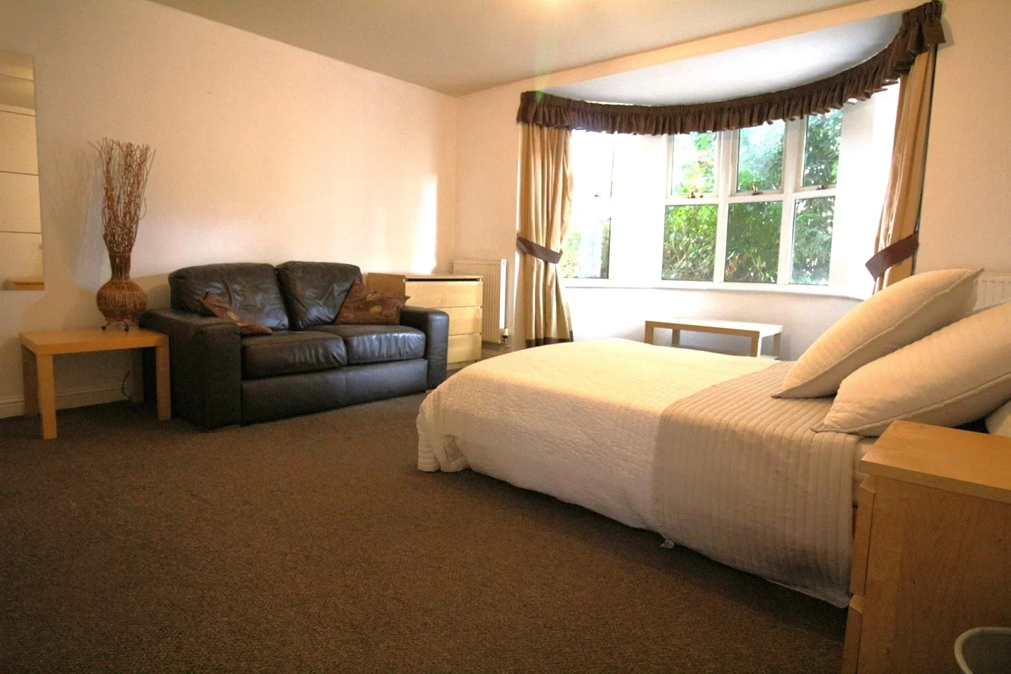 Room Norfolk Street in Gloucester