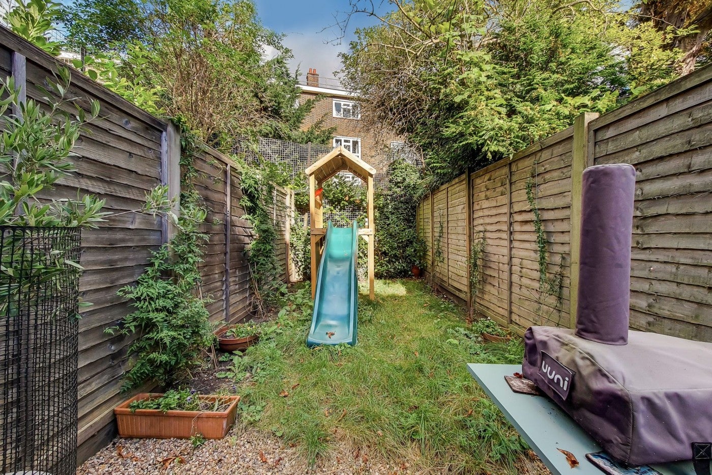 Flat Evershot Road in Greater London
