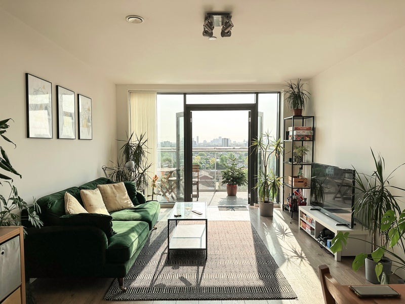 Room Beechwood Road in Greater London