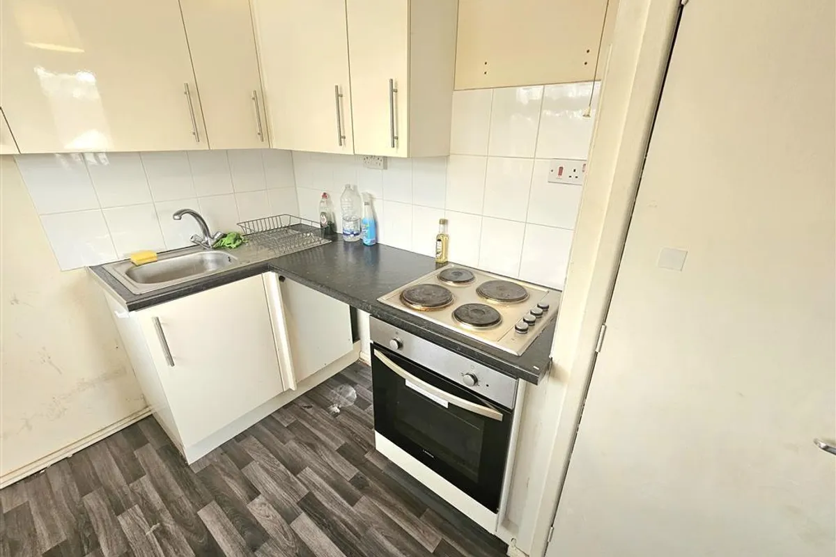Flat Barnsdale Road in Leicester