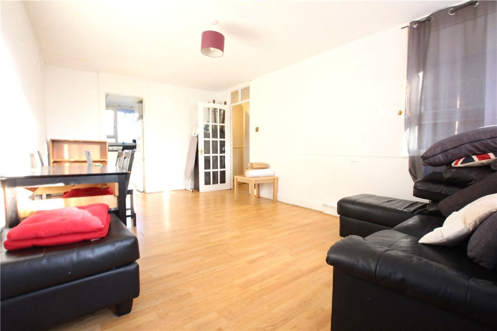 Flat Kennington Park Gardens in Greater London