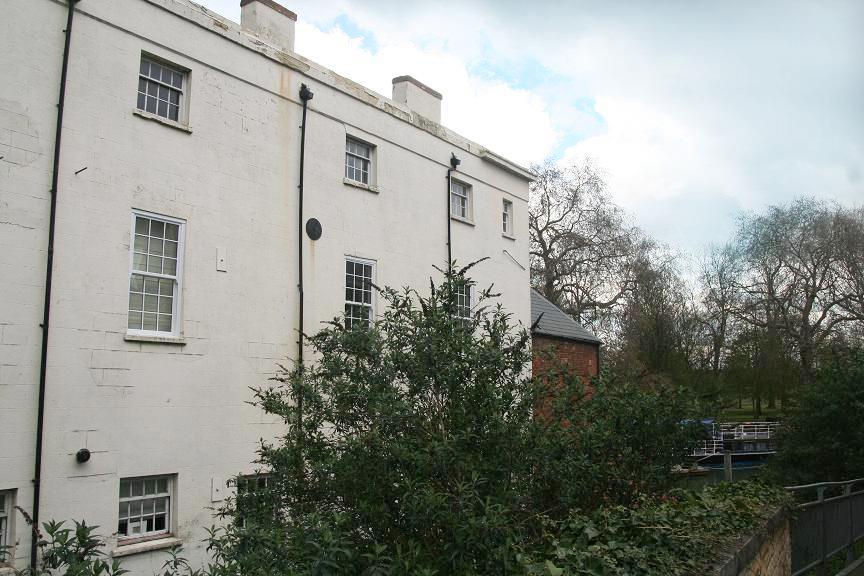 Flat Folly Bridge in Oxford