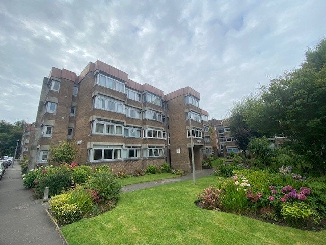 Flat Lethington Avenue in Glasgow