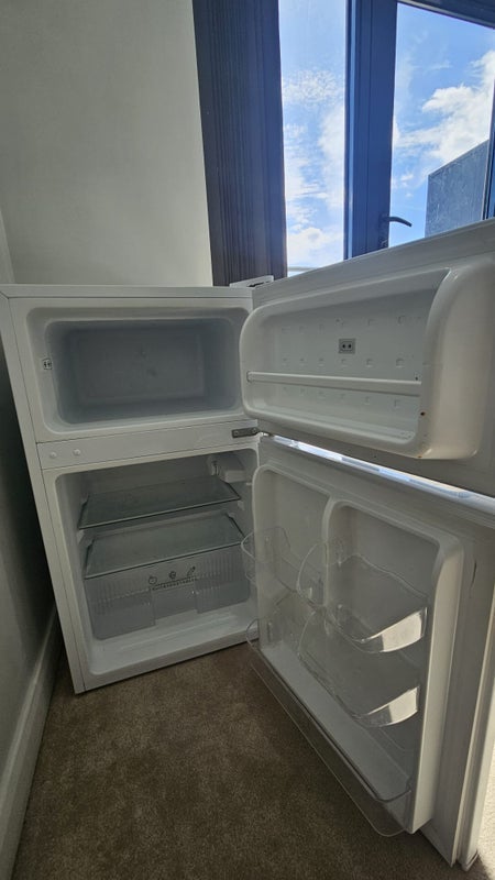 Room Ilderton Road in Greater London