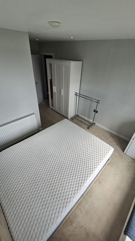 Room Ilderton Road in Greater London