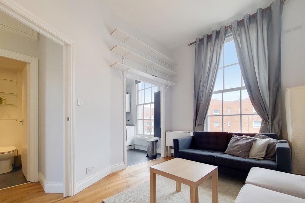 Flat Old Kent Road in Greater London
