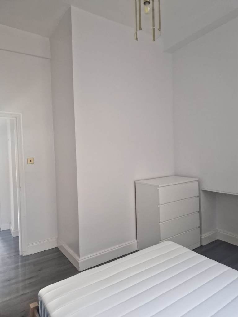 Flat All Saints Road in Greater London