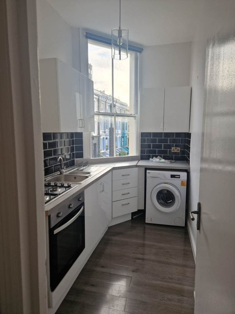 Flat All Saints Road in Greater London
