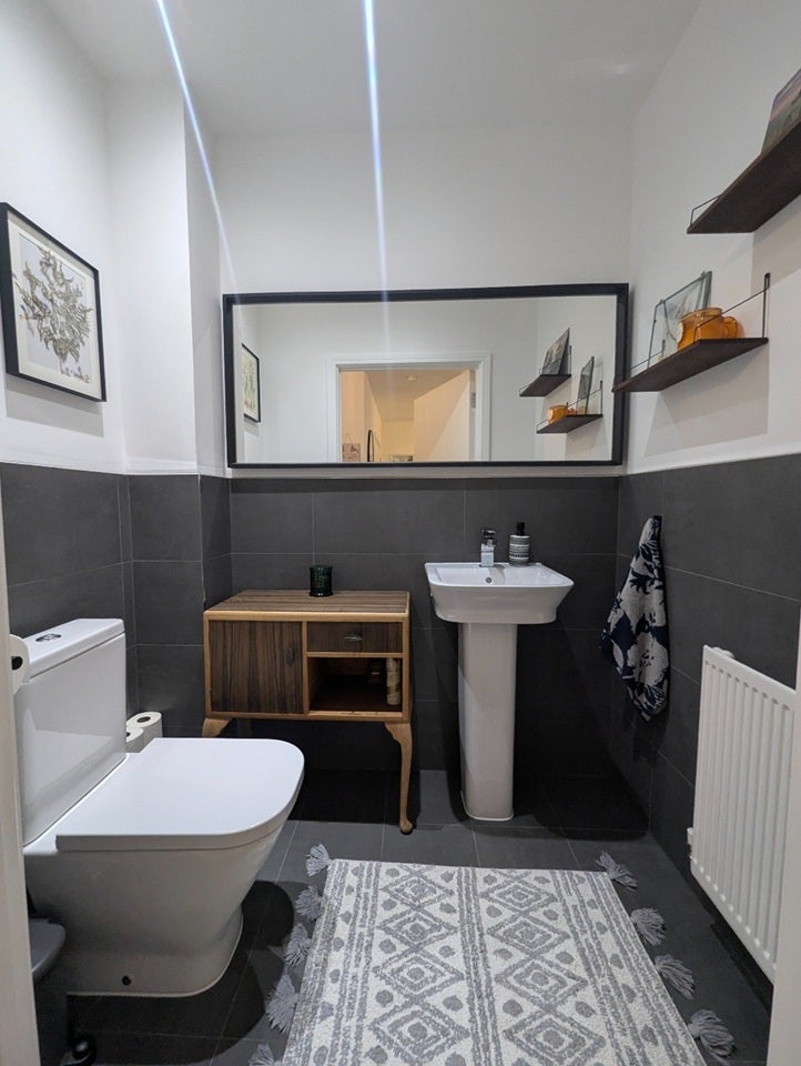 Room High Street in Greater London