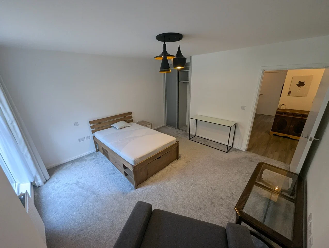 Room High Street in Greater London