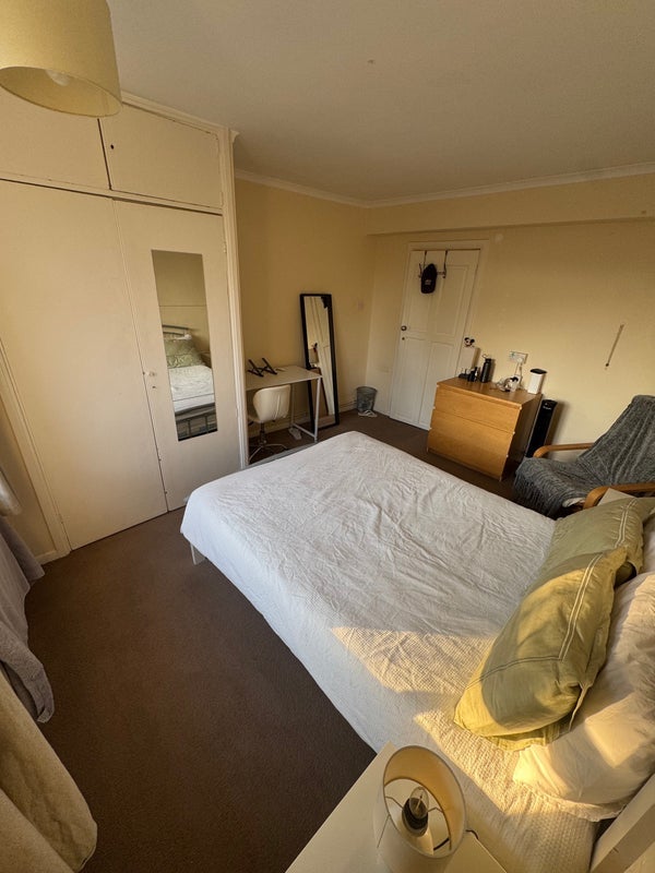 Room Moodkee Street in Greater London
