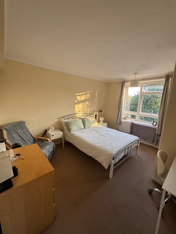 Room Moodkee Street in Greater London