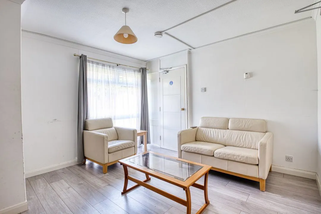 Room Somner Close in Canterbury
