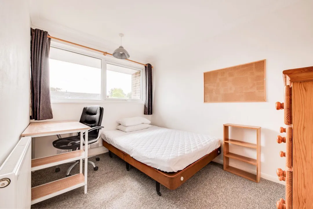 House Somner Close in Canterbury