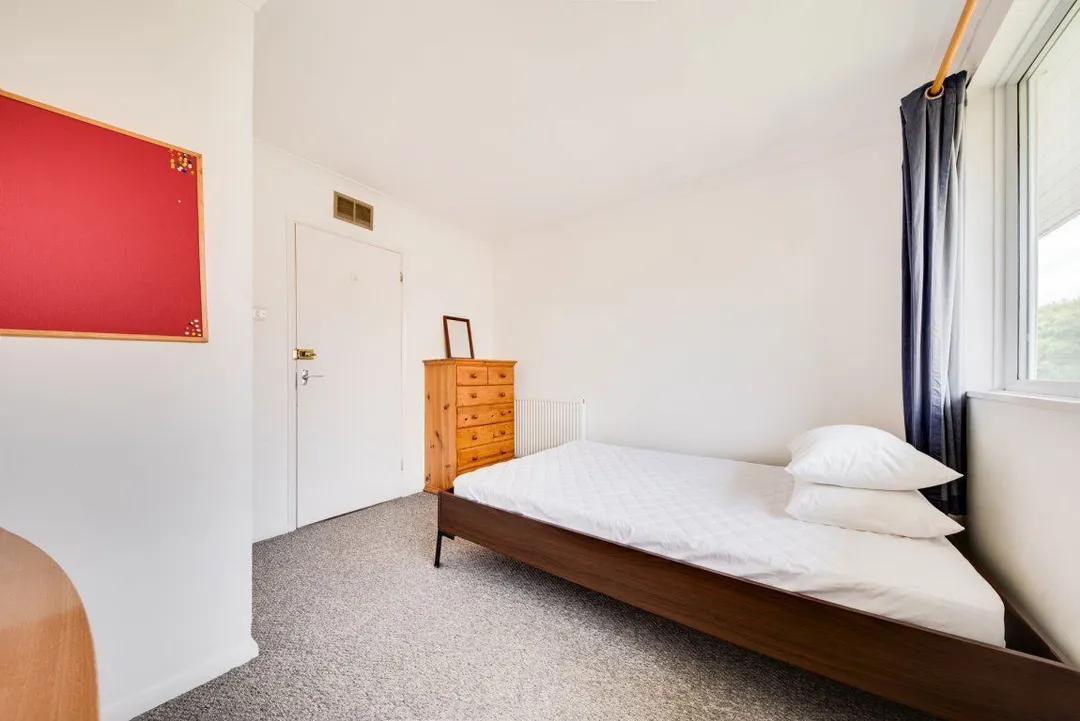 Room Somner Close in Canterbury