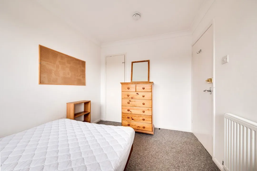 Room Somner Close in Canterbury