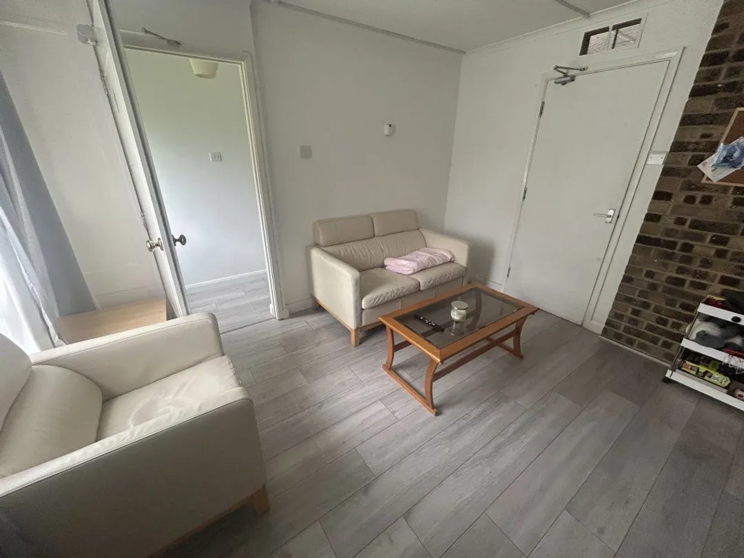 Room Somner Close in Canterbury