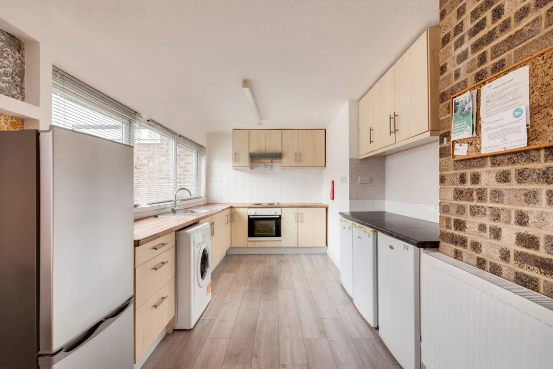Room Somner Close in Canterbury