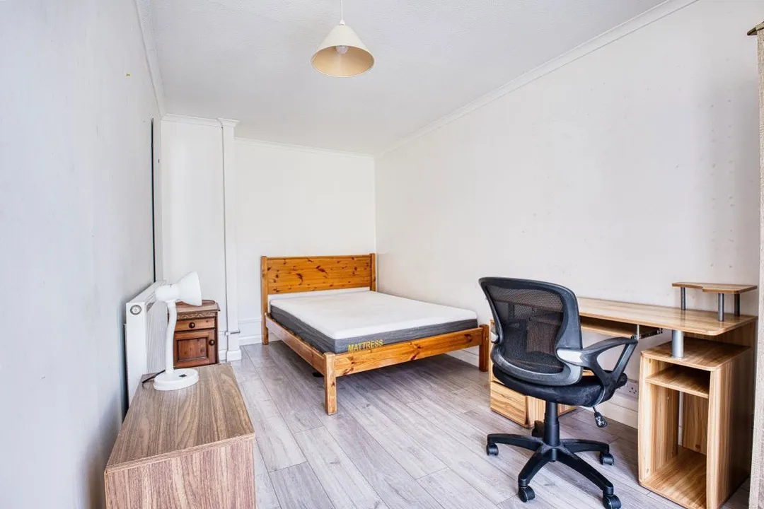 Room Somner Close in Canterbury