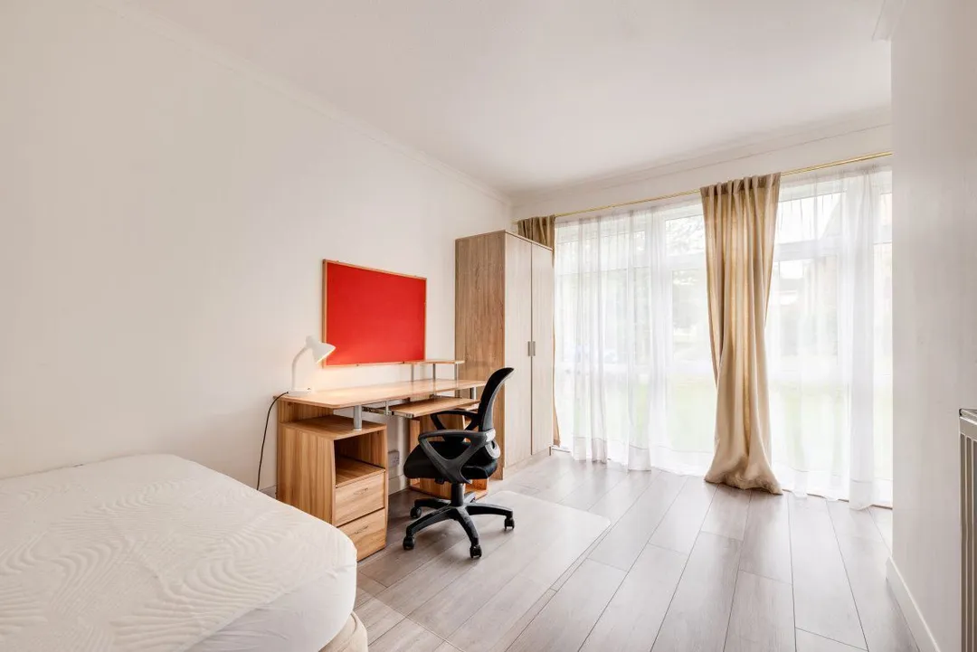 Room Somner Close in Canterbury
