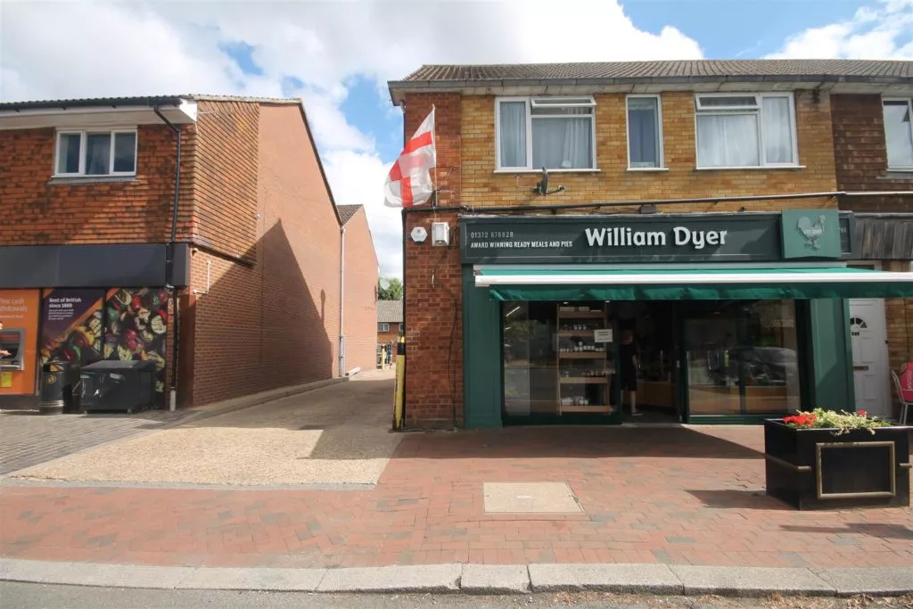 Room Orchard Close in Mole Valley