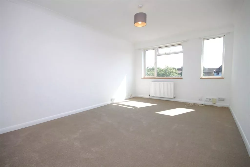 Room Orchard Close in Mole Valley