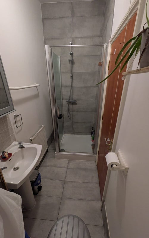 Room Pinfold Road in Greater London