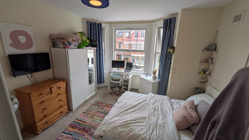 Room Pinfold Road in Greater London