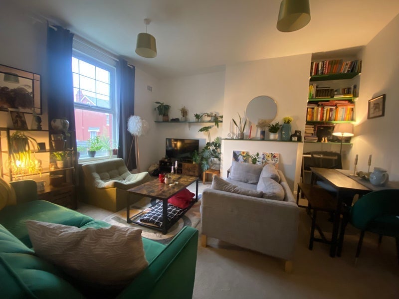Room Pinfold Road in Greater London