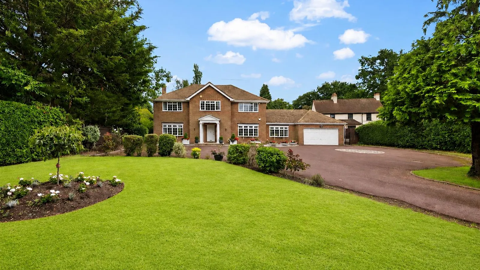 House Vine Grove in Greater London